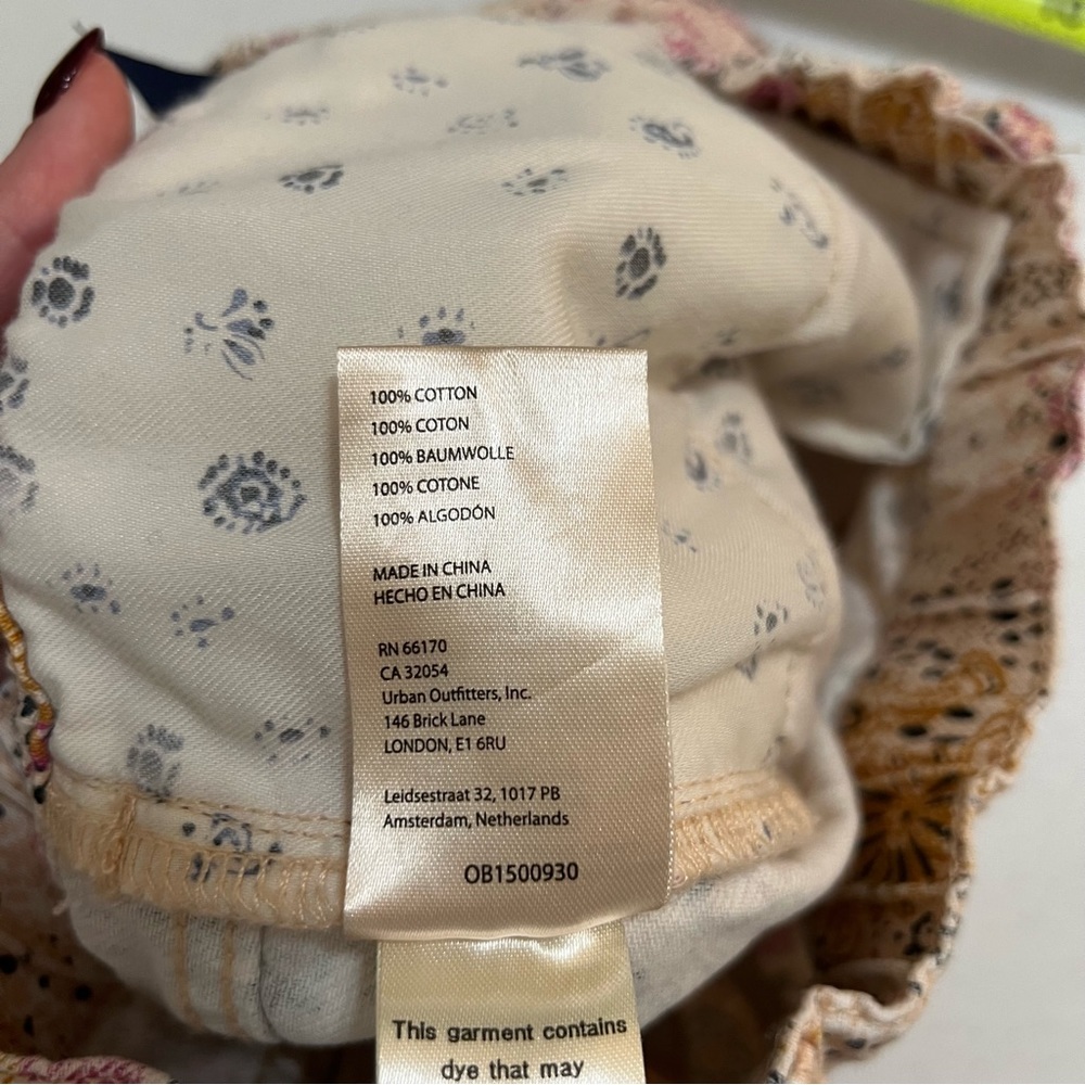 Anthropologie Pilcro Scrunchie Shorts - Picture 7 of 10